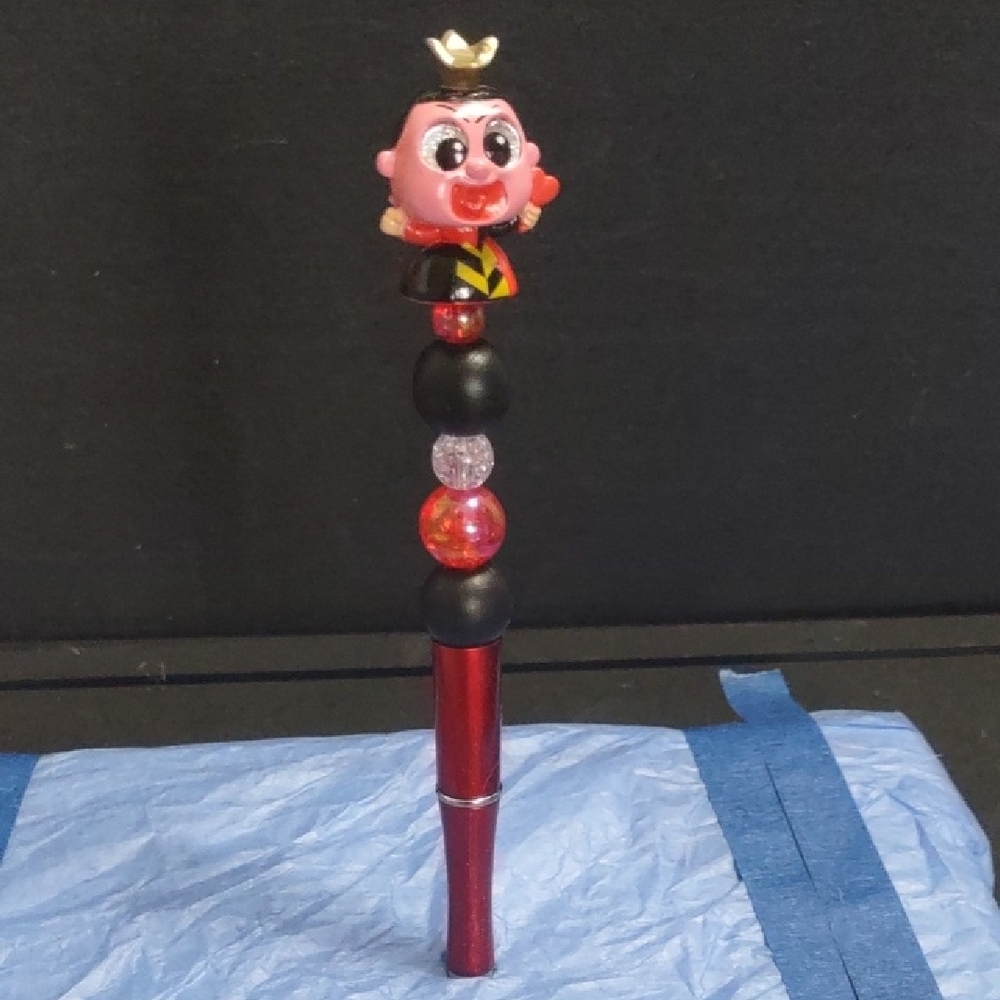 HOMEMADE DISNEY DOORABLE QUEEN OF HARTS TOPPER BEADED PEN REMOVABLE TOPPER
